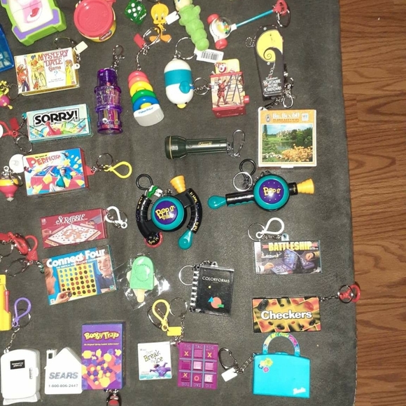 HUGE Basic Fun Keyring/Keychain Kit! - Picture 13 of 16
